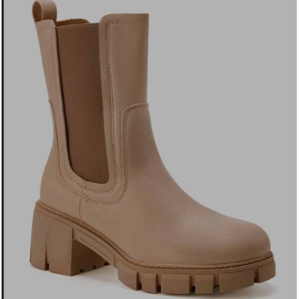 NEW Tinstree Chelsea Mid Calf‎ Platform Chunk Heel Lug Boots, Size 6.5